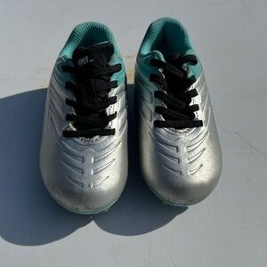 DSG Speed Viper Toddler’s soccer cleats size 9K